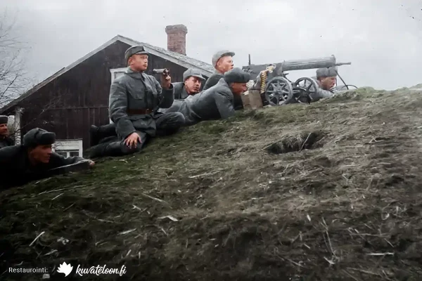 Keski-Pohjanmaan reservipataljoonan konekiväärikomppanian ryhmä. Kuvaaja tuntematon, Vapriikin kuva-arkisto