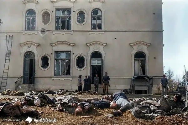 Teloitettuja ja kaatuneita Näsilinnan itäpäädyssä. Kuvaaja tuntematon, Vapriikin kuva-arkisto